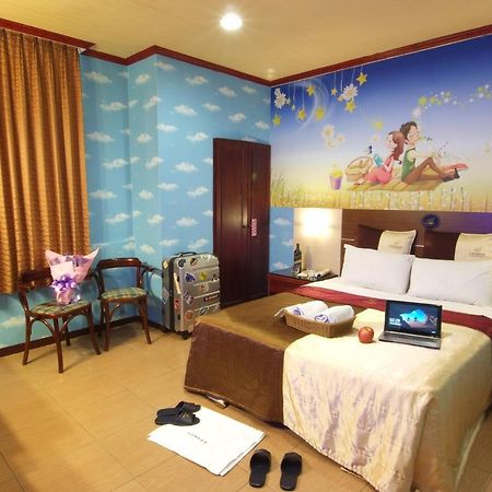 Golden Swallow Hotel Hsinchu City Exterior photo