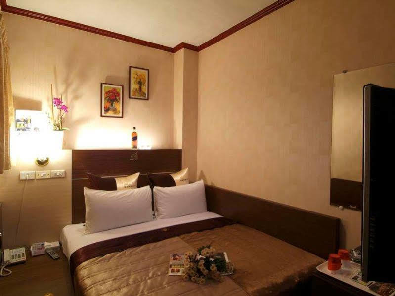 Golden Swallow Hotel Hsinchu City Exterior photo