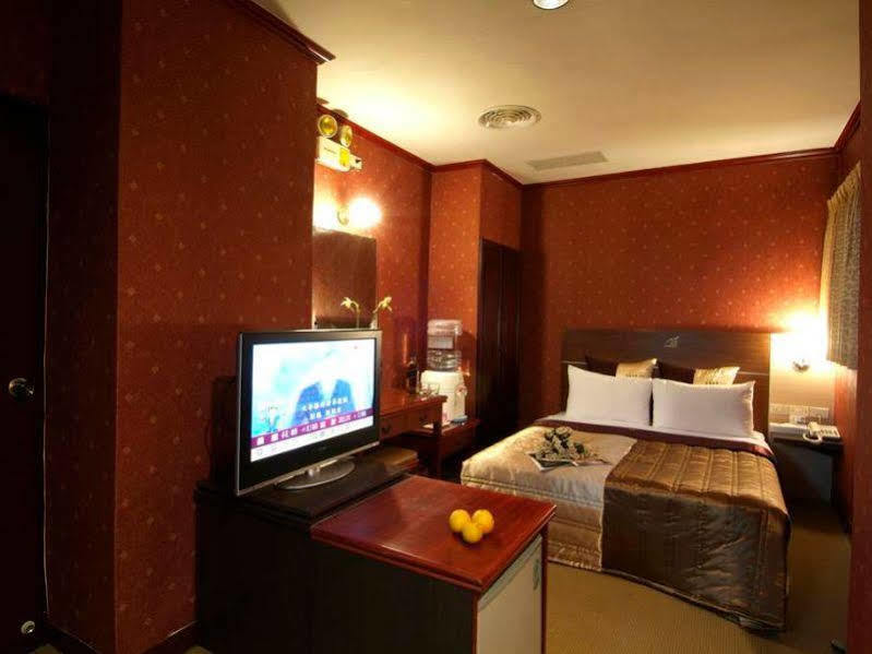 Golden Swallow Hotel Hsinchu City Exterior photo