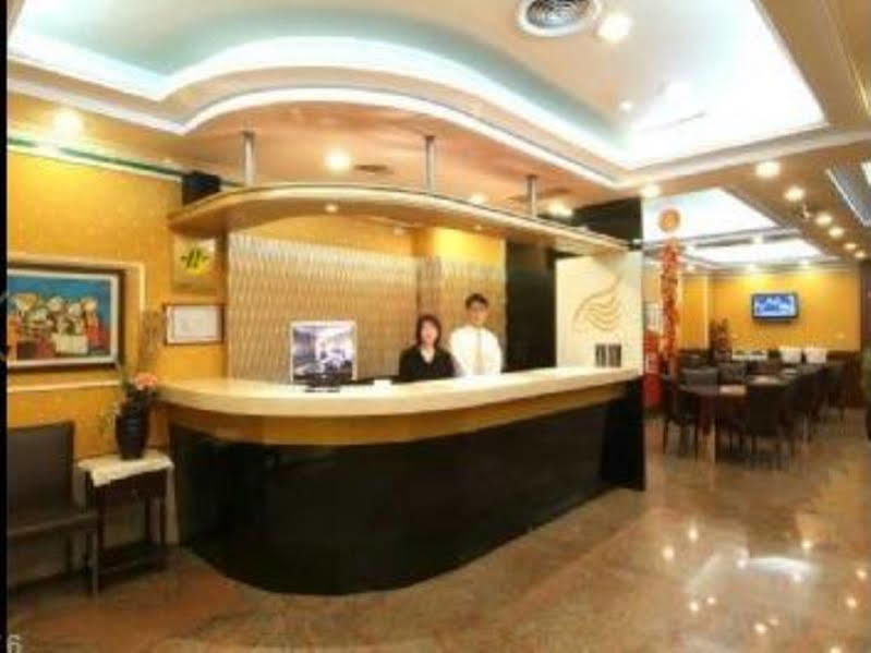 Golden Swallow Hotel Hsinchu City Exterior photo