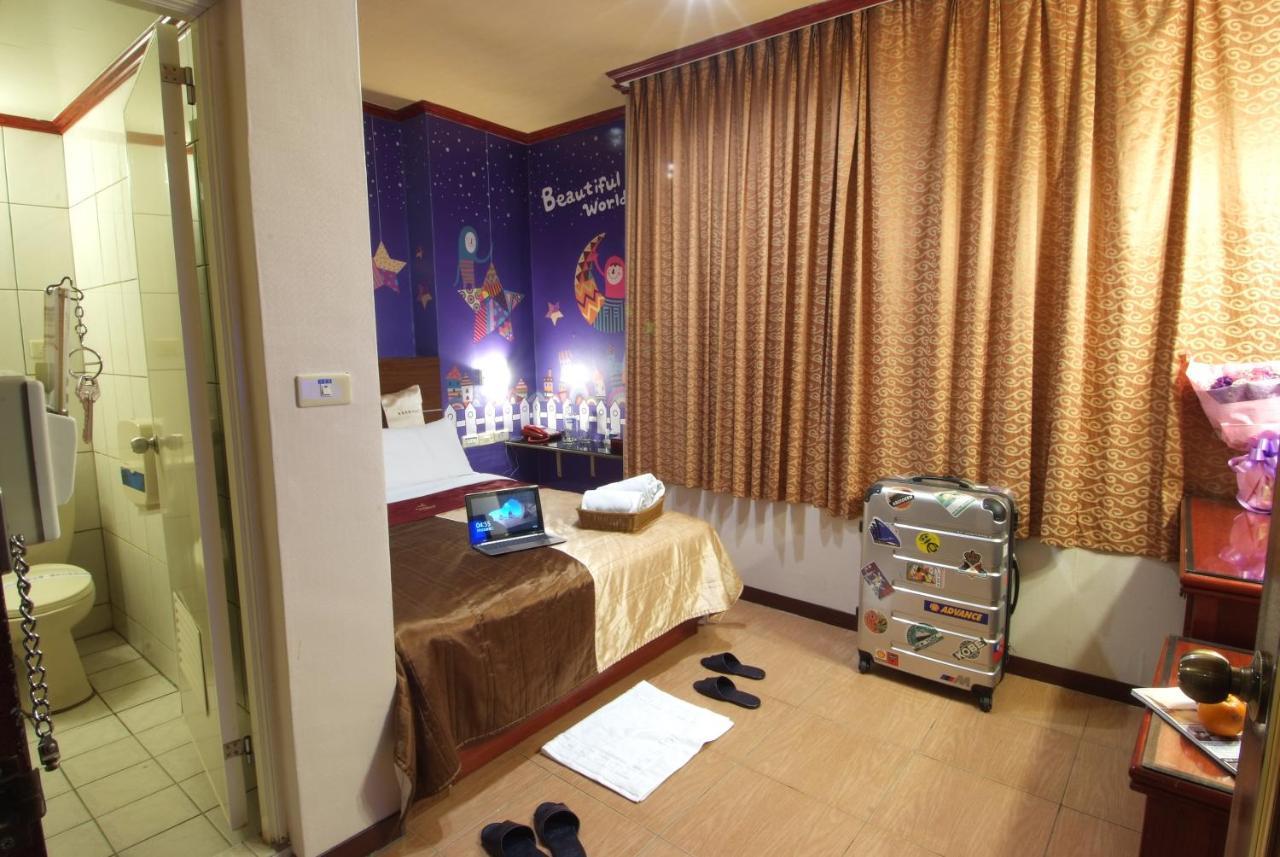 Golden Swallow Hotel Hsinchu City Exterior photo