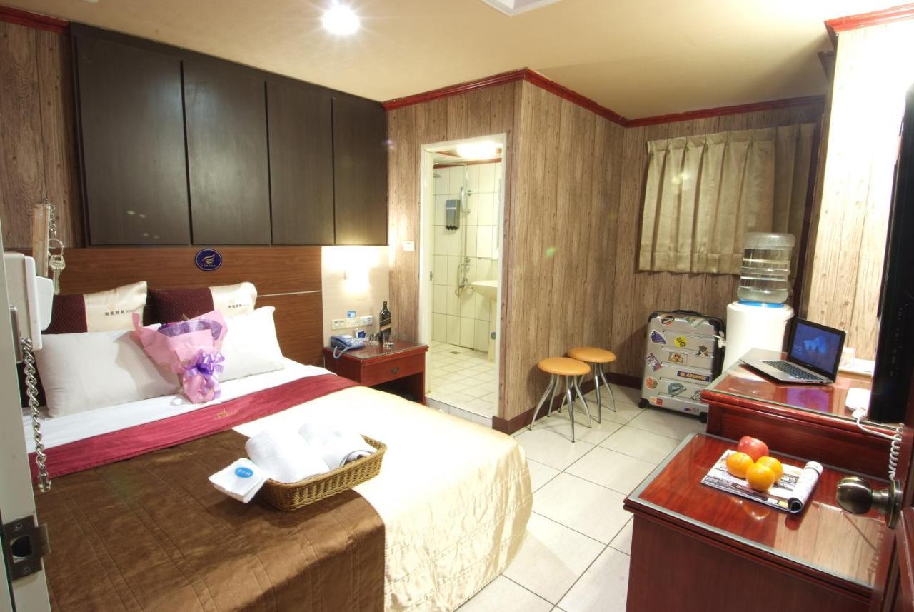 Golden Swallow Hotel Hsinchu City Exterior photo